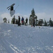 En av mina f&ouml;rsta backflips (tagen fr&aring;n movie ma. Foto: Movie maker. &Aring;kare: Max Ekholm(Jag).