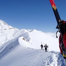 Kamvandring i Shemshak fr&aring;n toppliften mot ett un. Foto: Johan Olofsson. &Aring;kare: Mattias Jansson, David och Per Kveim.