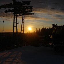 Toppen igen med en bl&auml;ndande sol. Foto: Kalle Hansols. &Aring;kare: Kalle Hansols.