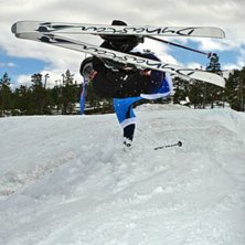 Handplant. Foto: Jacob Gustafsson. &Aring;kare: Jesper Nor&eacute;n.