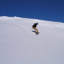 Efter en natts sn&ouml;fall &auml;r det alltid l&auml;ge f&ouml;r . Foto: Daniel Rapp. &Aring;kare: Elias Kristoffersson.