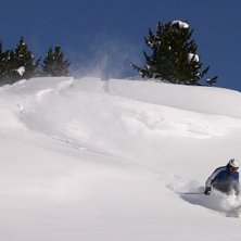 Mjuk landning i 40 cm nysn&ouml; :). Foto: Lucas Skalleberg. &Aring;kare: Max Larsson.
