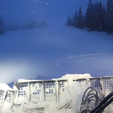 Sn&oslash;:)
-2 grader, noe vind og t&aring;ke p&aring; toppen, 5-.