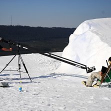 Filmning med kranen i Kl&auml;ppen!. Foto: Micke H&auml;rd. &Aring;kare: Second Hands.