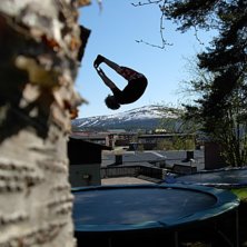 frontflip truckdrivvah =P. Foto: Robin. &Aring;kare: Jag.