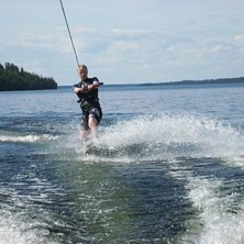 Wakeskate.. Foto: Martin Haglund. &Aring;kare: Anton Haglund.