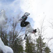 Front flip, off pist . Foto: Adrian. &Aring;kare: Martin Blondel.