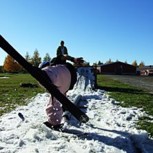 One foot rail! Eller s&aring; inte :P. Foto: Emil Sj&ouml;din. &Aring;kare: Anton M&ouml;ller- Andersen.