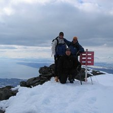 Glada grabbar p&aring; toppen... Vilken utsikt!. Foto: Mattias C&ouml;ster. &Aring;kare: Fredric Andersson, Ole Svensson och Petri Forslund.