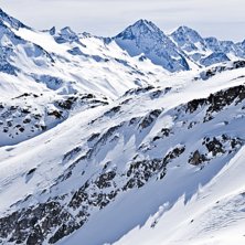 Jonas tar en j&auml;vla massa fart och g&ouml;r ganska sto. Foto: Fredrik Bergqvist. &Aring;kare: Jonas Johnsson.