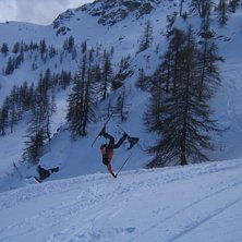 Jag utf&ouml;r en till synes s&auml;regen balanskonst men . Foto: Thomas Josefsson. &Aring;kare: Martin Bengtsson.