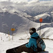 Jag sitter i Europas l&auml;ngsta svarta backe och kol. Foto: Tatty. &Aring;kare: Charli.