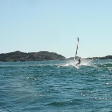 sommarsurf p&aring; hemmaplan!. Foto: Icka Berg. &Aring;kare: Ville Berg-Malmborg.