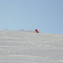 Fin bild med spetsiga berg i bakgrunden. Foto: Dan Bergman. &Aring;kare: Jacob Hasslow.