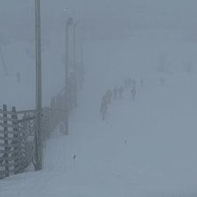 Till v&auml;nster liften, till h&ouml;ger stighudsfolket. Foto: tryggve tir&eacute;n.