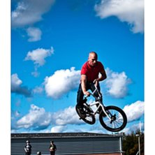Lite lek i Stenkullen. Foto: Oliver Sj&ouml;berg. &Aring;kare: Ok&auml;nd.