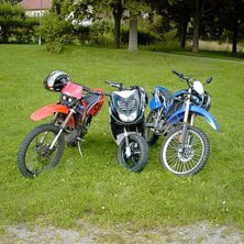 Min aerox som &auml;r i mitten.

70cc och lite allt . Foto: Dick S&ouml;derstr&ouml;m.