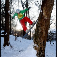 &amp;quot;Kl&auml;ttra i tr&auml;d&amp;quot;-jibbing utan . Foto: Joakim Croy. &Aring;kare: Rickard Croy.