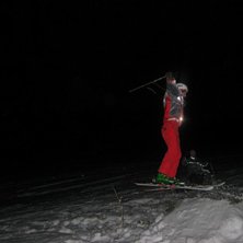 Jens i en 360&deg; spin i ett hemmabyggd hopp kv&auml;lle. Foto: Joel Lundvall. &Aring;kare: Jens &amp;quot;Wenzie&amp;quot; Karlsson.