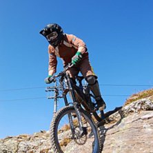 September i &Aring;re. Foto: Henrik Kjellman. &Aring;kare: Tim Eriksson.