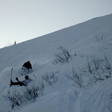 Krasch n&aring;nstans ute i offpisten... Foto: Sebastian M&aring;rtensson. &Aring;kare: Simon Karlsson, Tomas Backlund.