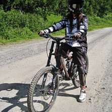 &Aring;kare: M&auml;rta Olson.