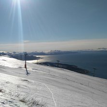 V&aring;rslush og sol!!
N&aring; n&aelig;rmer Narvikfjellet seg s.