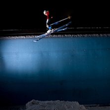 Gurra pl&aring;tar och jag faller fr&aring;n skyn framf&ouml;r b. Foto: Gustav Wennerstr&ouml;m. &Aring;kare: Marcus Petersson.