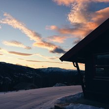 L&oslash;rdag 
Velkommen til en fin dag i bakken! 
Hodl.