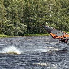 Bra drag med 5 3 - ofrivillgt hopp. Foto: Petteri Koste. &Aring;kare: Tomas Ek.