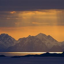 Et lite stykke Norge: Klokken 05:00, solen stiger . Foto: Sverre F. Hj&oslash;rnevik.