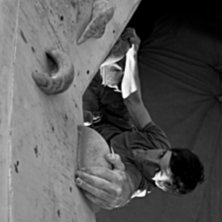 Kl&auml;ttert&auml;vlingen Totalboulder 06.. Foto: Erik R&ouml;nnblad. &Aring;kare: Bj&ouml;rn.