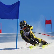 Johan Bergdahl klipper en port i SKALP:s &aring;rliga k. Foto: Ronald Lahti. &Aring;kare: Johan Bergdahl.