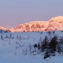 Beitost&oslash;len skiheiser 
Flott morgen, Bitihorn bad.