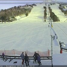 Flotte forhold i bakken
Etter en litt gr&aring; morgen .