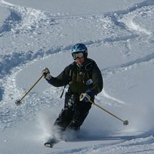 Ola g&ouml;r potatisf&aring;ror!. Foto: Patric G Renstr&ouml;m. &Aring;kare: Ola Henriksson.