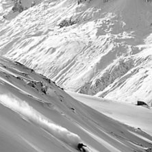 Uffe hissar med l&ouml;s h&auml;l under n&aring;gra fina dagar . Foto: Jesper Molin. &Aring;kare: Ulf.