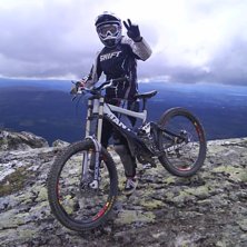 hihi, downhill var sjukt skoj:). Foto: Andreas Olla. &Aring;kare: Mini.