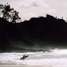 Pl&aring;tad surfare i Australien, Byron Bay. Foto: Albin Ask.