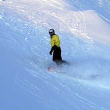 Sista r&auml;nnan ner mot myren en sen februaridag i B. Foto: Jonas Emilsson / www.jonasemilssonphoto.se. &Aring;kare: Emma-Lisa Pettersson.