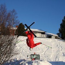 adde g&ouml;r en b-lip med kors=b ahaha. Foto: jag. &Aring;kare: andreas.