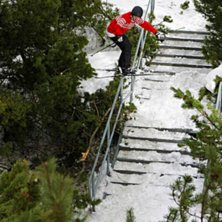 Vi var och fotade ett handrail uti skolan, credit . Foto: Emil Magnusson. &Aring;kare: Martin Marmenlind.