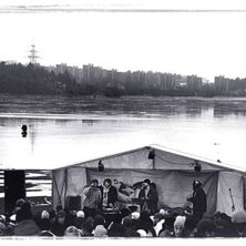 Fitja och Latin Kings. &Aring;kare: Dogge.