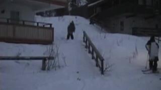 slö dag vid trä räcke