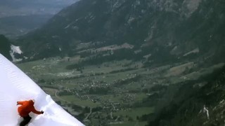 Trailer: Don't Panic!