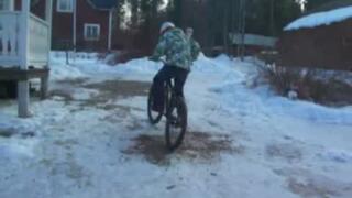 Börjar lära mig 360 tailtap med fakie...