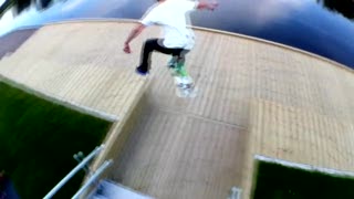 Små stads skate med mycket glädje