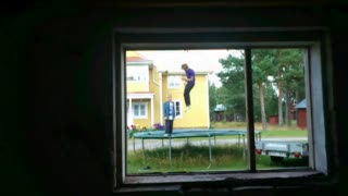 Studsmatta en kväll i Järnäs