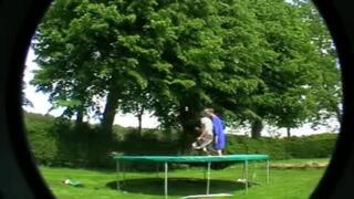 Viktor och Jesper studsar