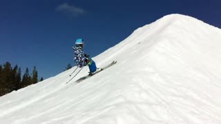 Axel, 11 bast, sätter sin 1'a backflip